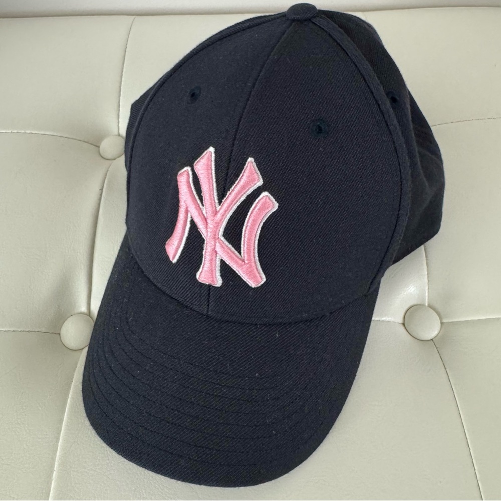 47 Navy Yankee Cap with Pink NY Logo